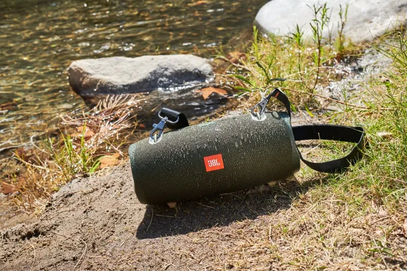 JBL_Xtreme_2_Forest_Green_Swimming_Hole_046_x1-1.jpg