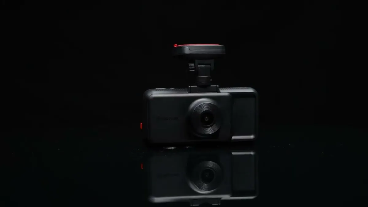 Preview image for the video "Camera auto de bord tripla REDTIGER A6 2.5K, WiFi, Night Vision, GPS, aplicatie dedicata". Preview image for the video "Camera auto de bord tripla REDTIGER A6 2.5K, WiFi, Night Vision, GPS, aplicatie dedicata".
