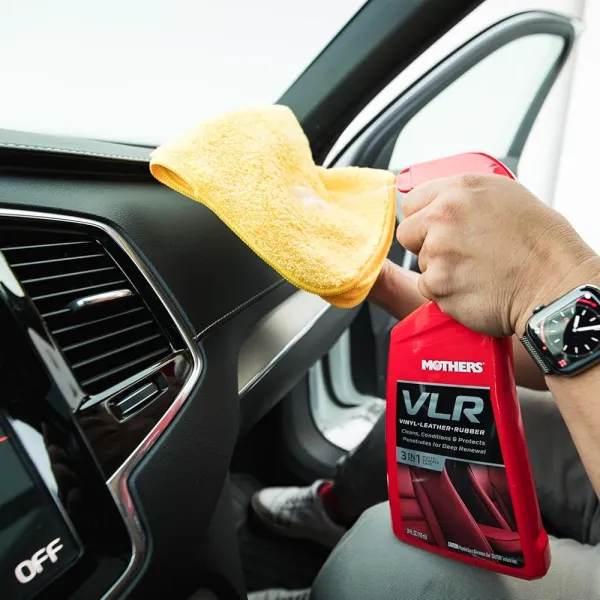 Mothers VLR – Curatare si intretinere pentru vinil, piele si cauciuc, 710ml